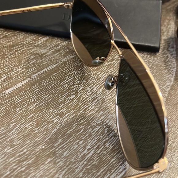 Christian Dior gold sunglasses - Picture 7 of 10